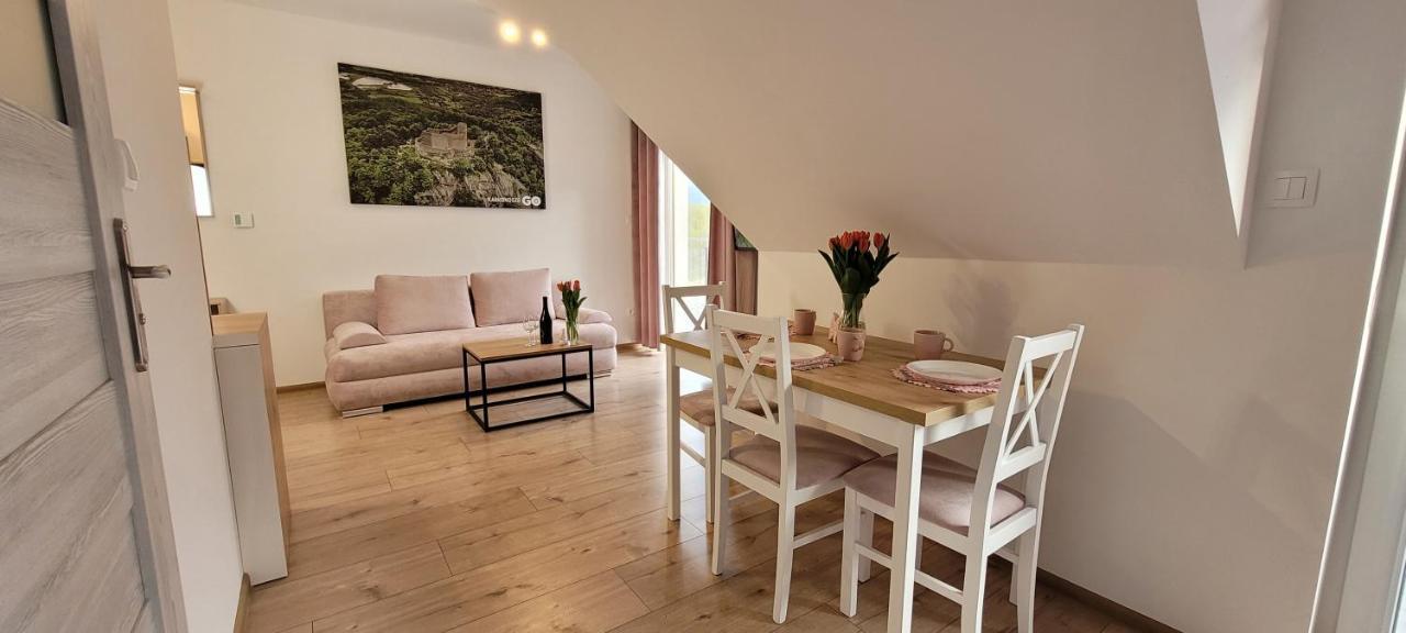 Kolorowe Cieplice - Apartamenty Z Widokiem Na Karkonosze เยเลเนียกูรา ภายนอก รูปภาพ