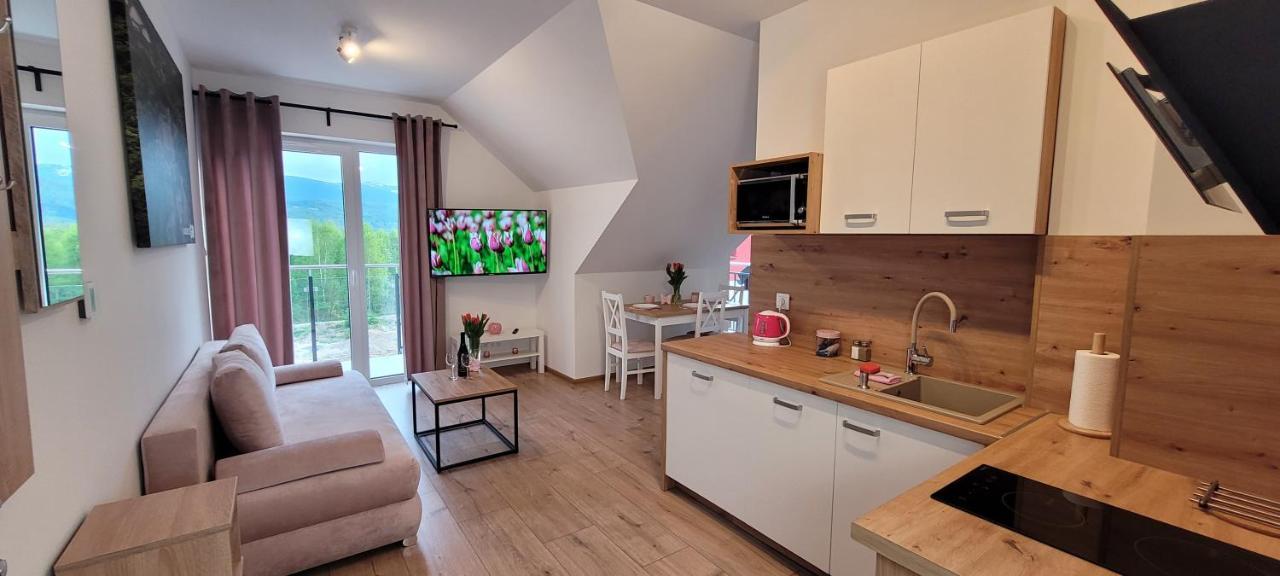 Kolorowe Cieplice - Apartamenty Z Widokiem Na Karkonosze เยเลเนียกูรา ภายนอก รูปภาพ