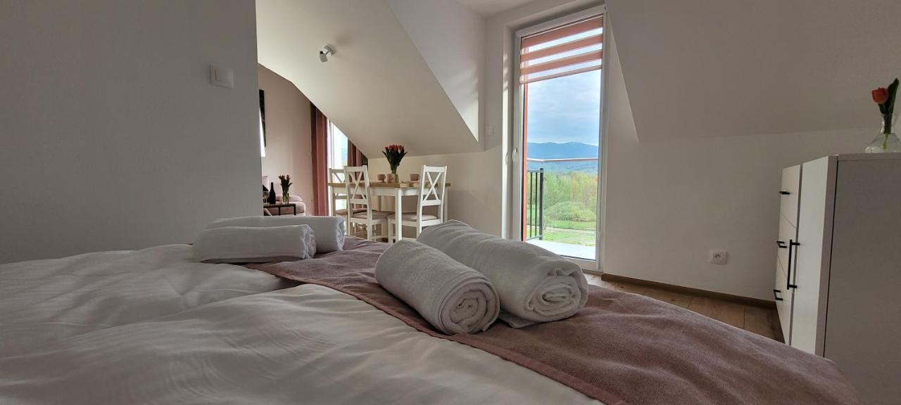 Kolorowe Cieplice - Apartamenty Z Widokiem Na Karkonosze เยเลเนียกูรา ภายนอก รูปภาพ