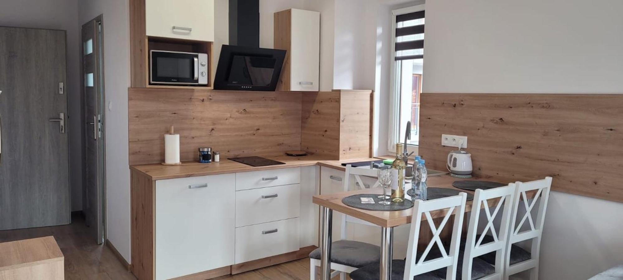 Kolorowe Cieplice - Apartamenty Z Widokiem Na Karkonosze เยเลเนียกูรา ภายนอก รูปภาพ