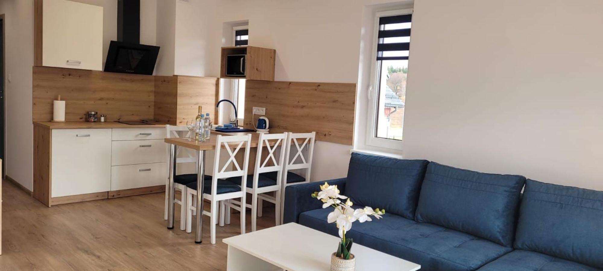 Kolorowe Cieplice - Apartamenty Z Widokiem Na Karkonosze เยเลเนียกูรา ภายนอก รูปภาพ