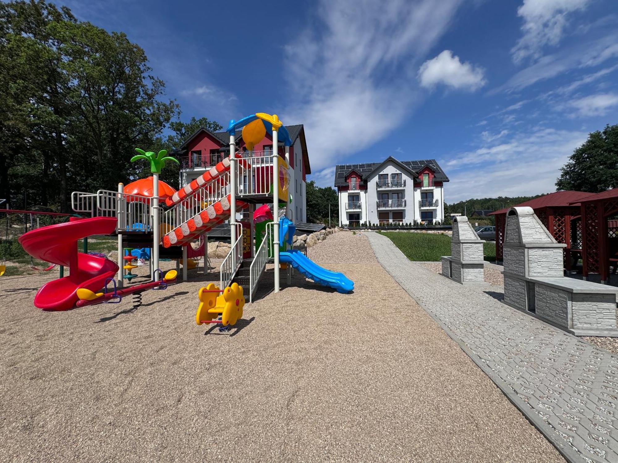Kolorowe Cieplice - Apartamenty Z Widokiem Na Karkonosze เยเลเนียกูรา ภายนอก รูปภาพ